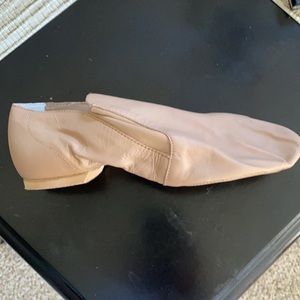 Brand new with tags! Danzia Bloch shoes